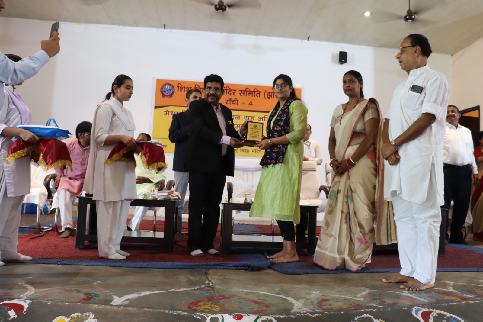 कार्यक्रम में छात्र छात्राएं और अतिथि, शिक्षकगण कार्यक्रम में छात्र छात्राएं और अतिथि, शिक्षकगण