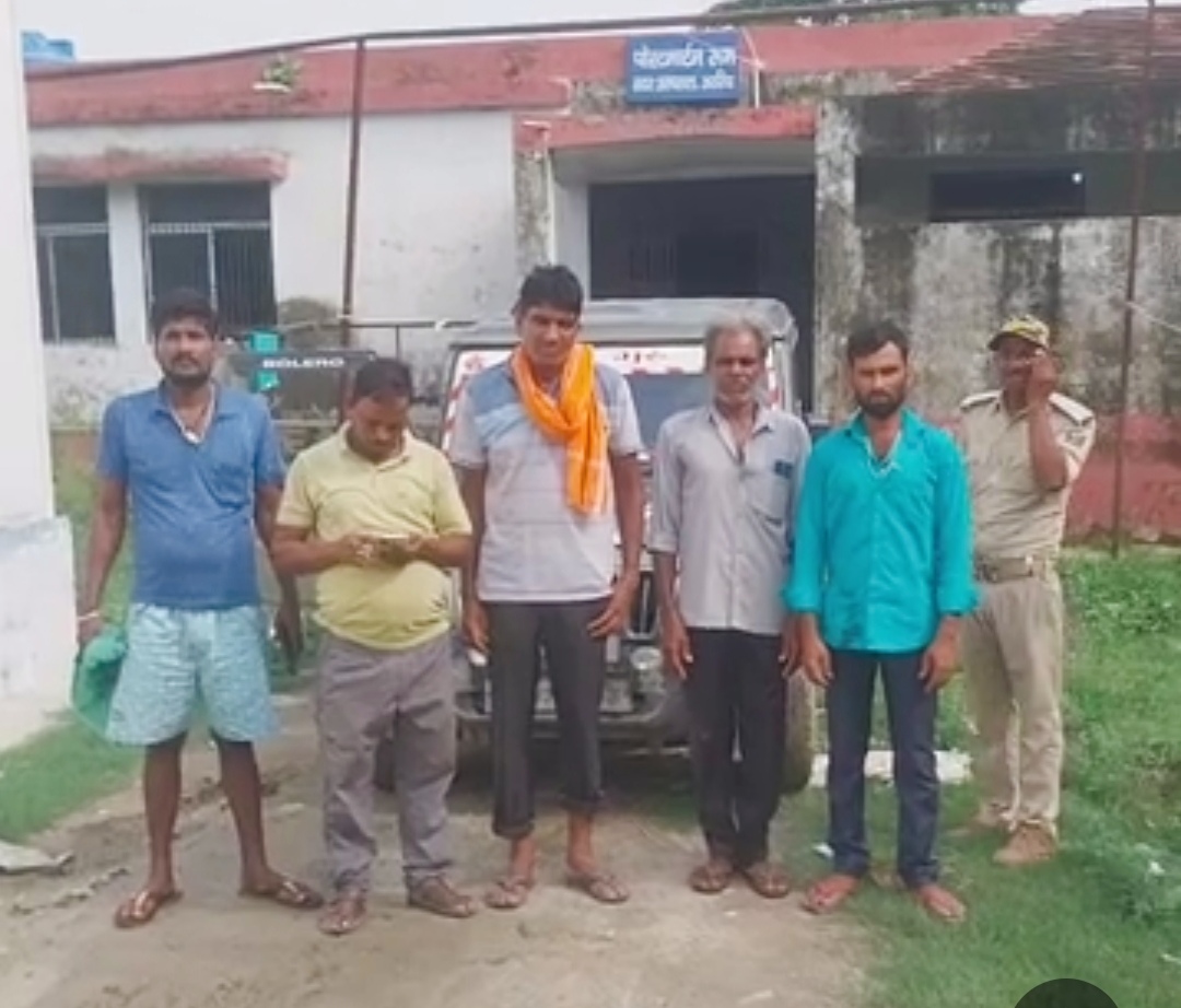अररिया फोटो:पोस्टमार्टम हाउस में परिजन अररिया फोटो:पोस्टमार्टम हाउस में परिजन