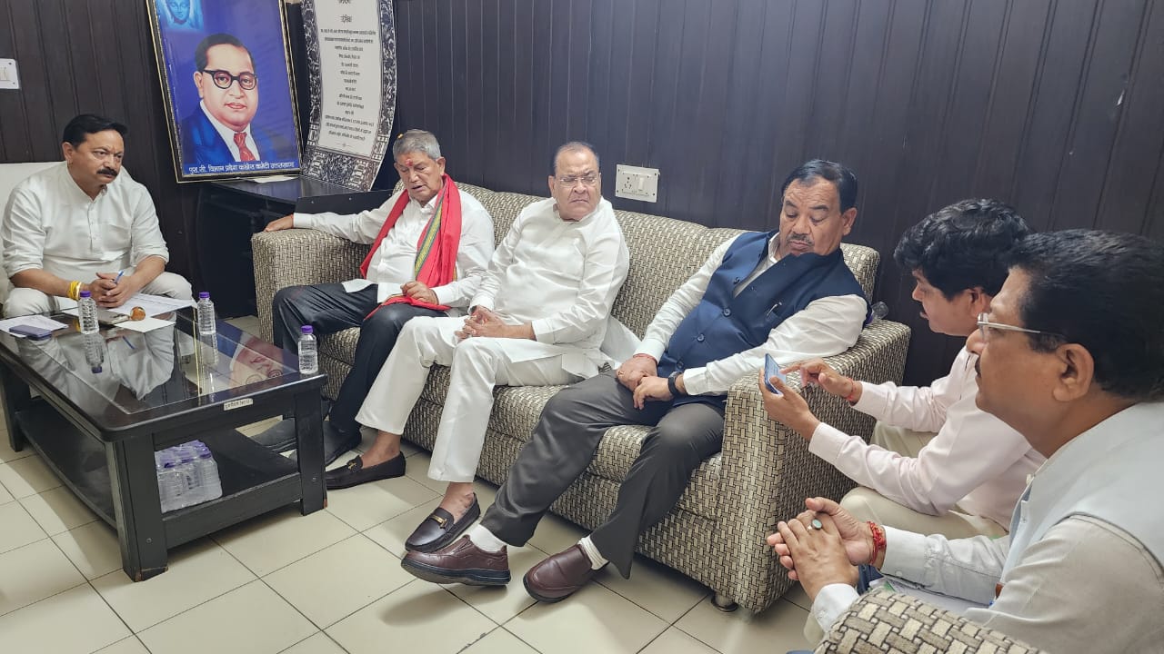 कांग्रेस प्रदेश अध्यक्ष करण महारा की अध्यक्षता में पंचायत चुनाव को लेकर आयोजित बैठक। कांग्रेस प्रदेश अध्यक्ष करण महारा की अध्यक्षता में पंचायत चुनाव को लेकर आयोजित बैठक।