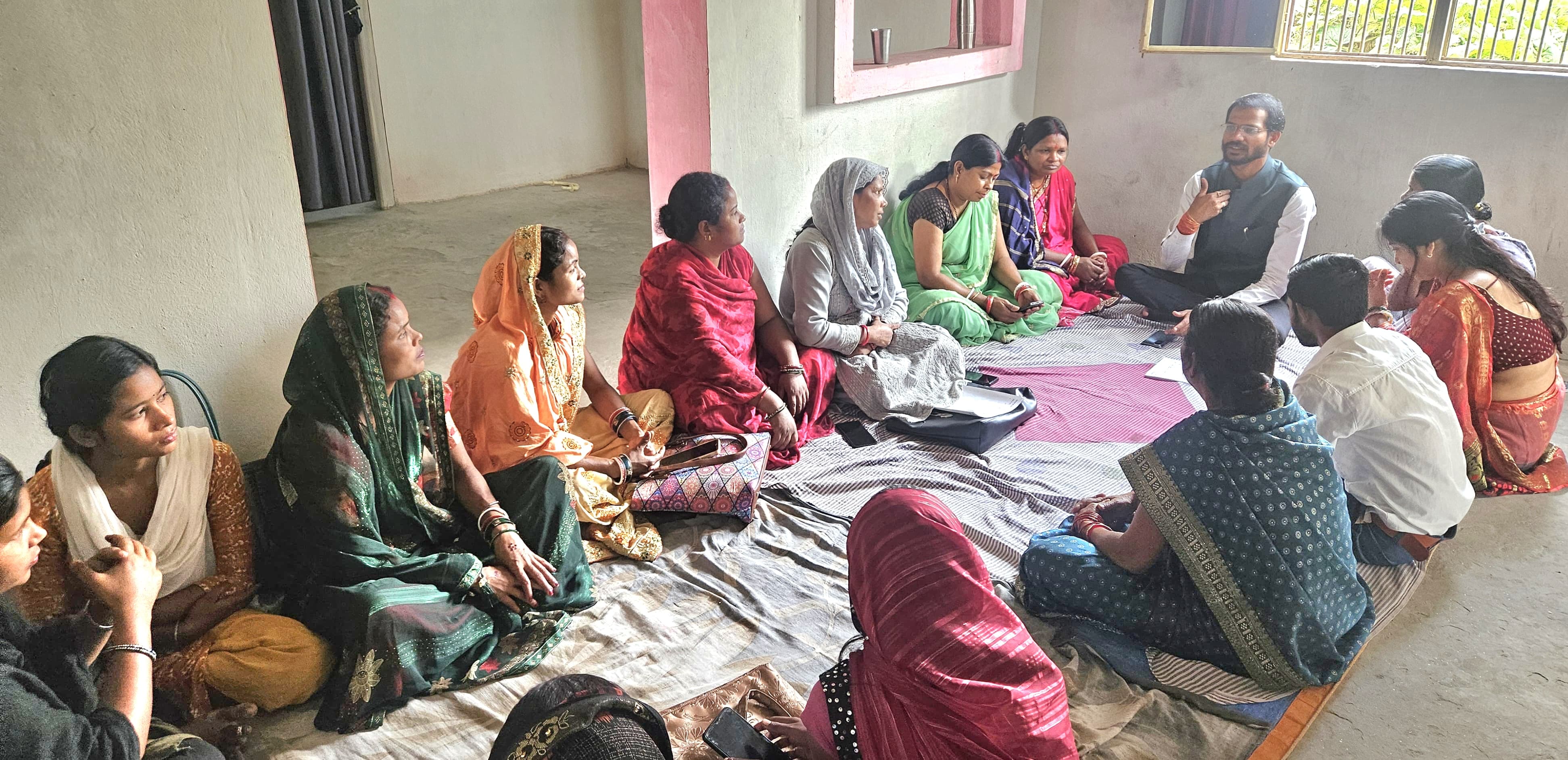 अररिया फोटो:महिलाओं के साथ राजद नेता का संवाद कार्यक्रम अररिया फोटो:महिलाओं के साथ राजद नेता का संवाद कार्यक्रम