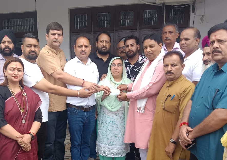 भाजपा हर घर तक स्वास्थ्य सेवा पहुंचाने के लिए प्रतिबद्ध - सत शर्मा भाजपा हर घर तक स्वास्थ्य सेवा पहुंचाने के लिए प्रतिबद्ध - सत शर्मा