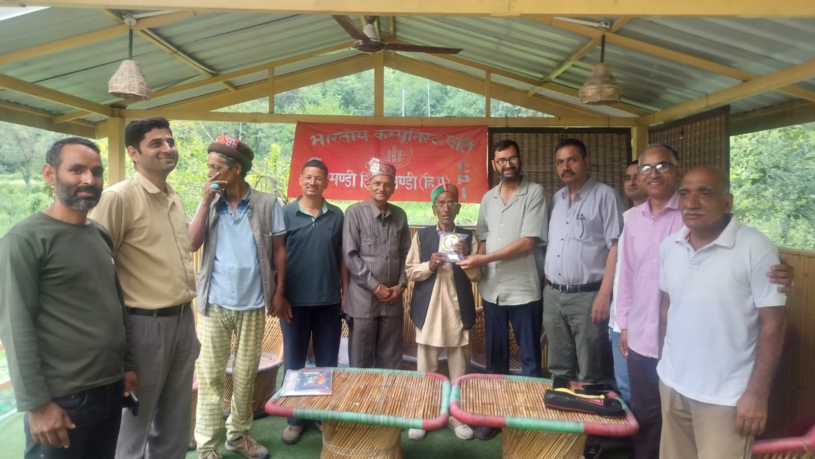 भाकपा की जिला ईकाई की बैठक में भाग लेते पदाधिकारी। भाकपा की जिला ईकाई की बैठक में भाग लेते पदाधिकारी।