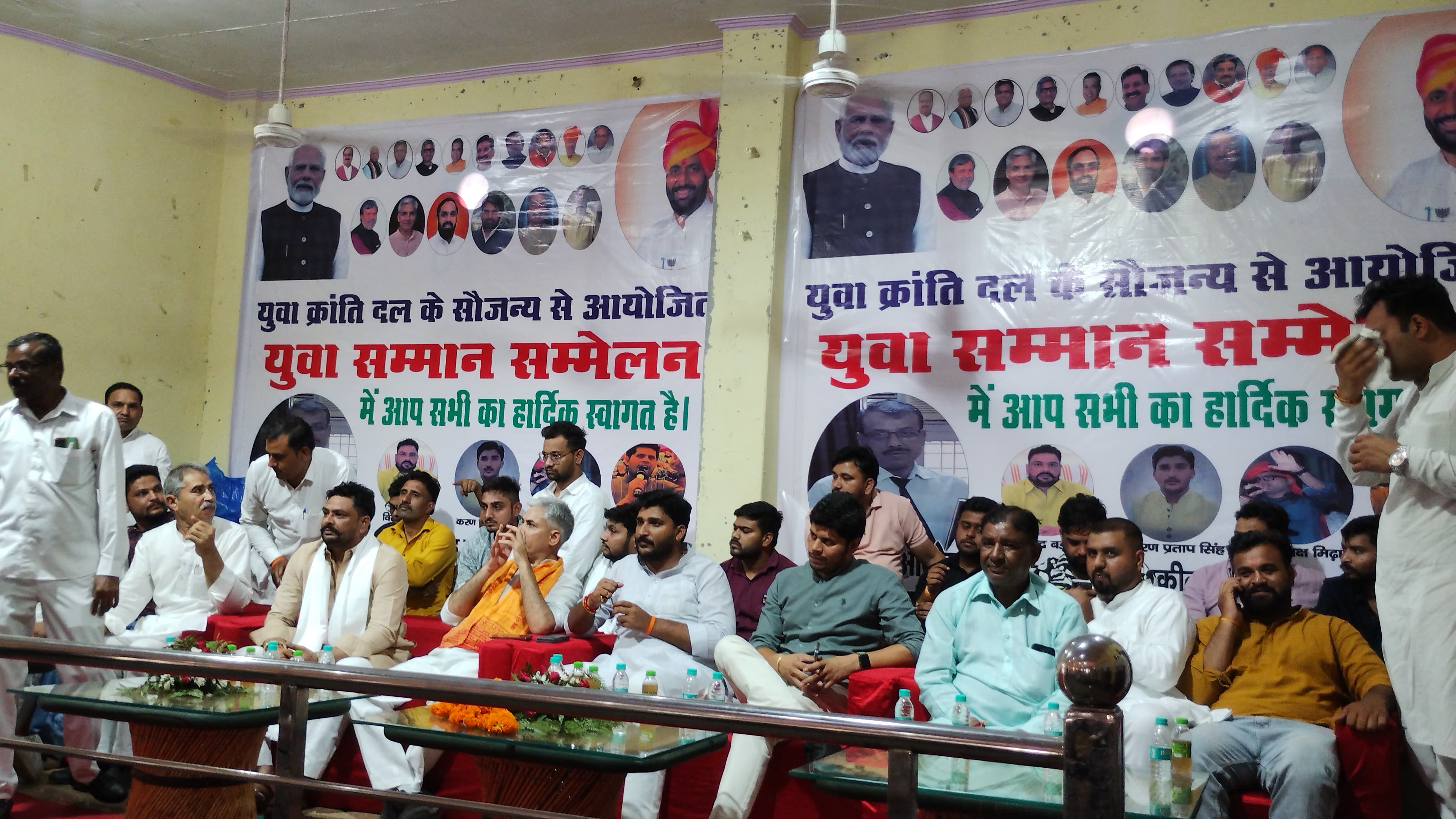 कार्यक्रम में भाग लेते मुख्यातिथिगण। कार्यक्रम में भाग लेते मुख्यातिथिगण।