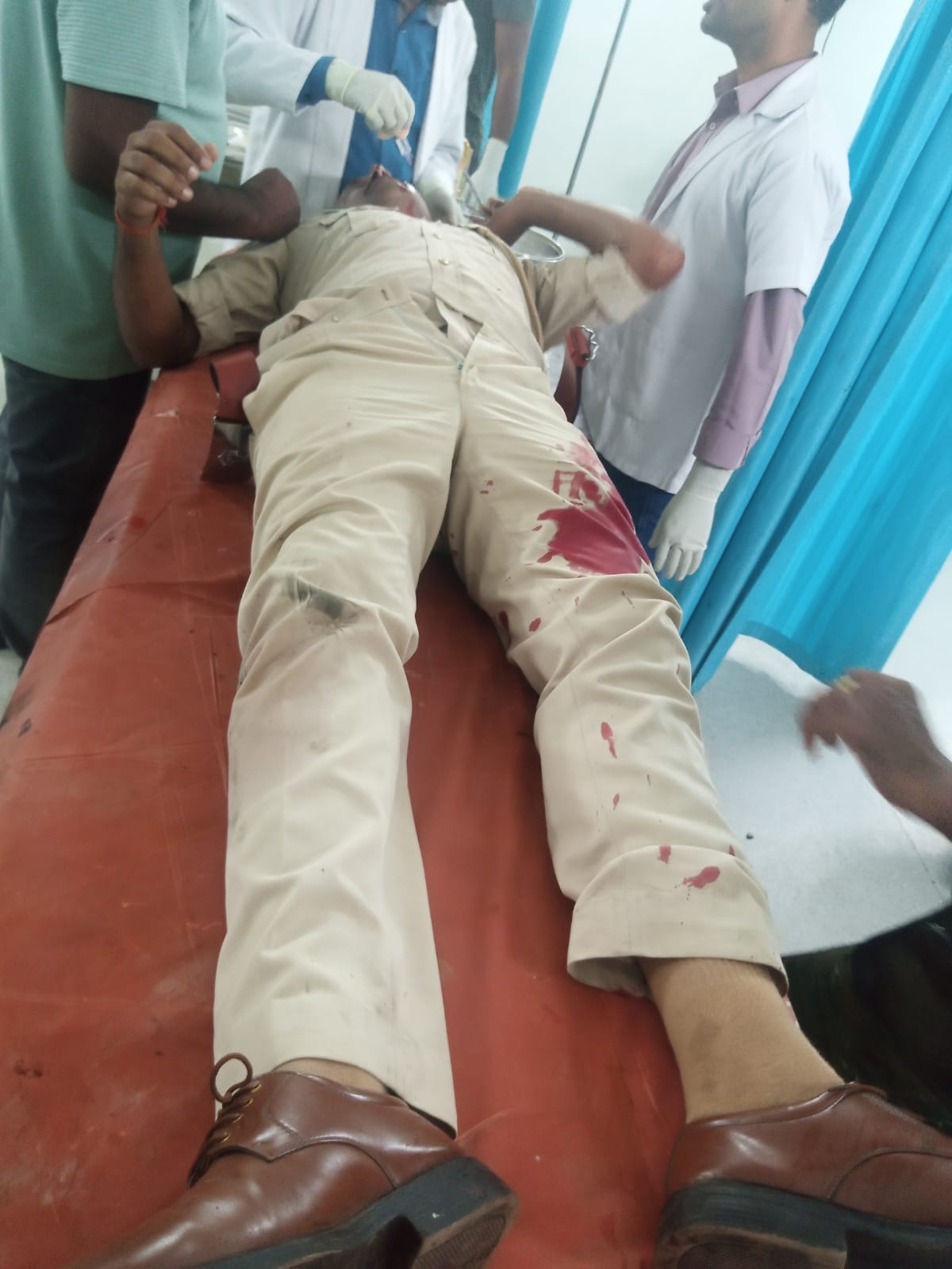 दुर्घटना में घायल सब इंस्पेक्टर दुर्घटना में घायल सब इंस्पेक्टर