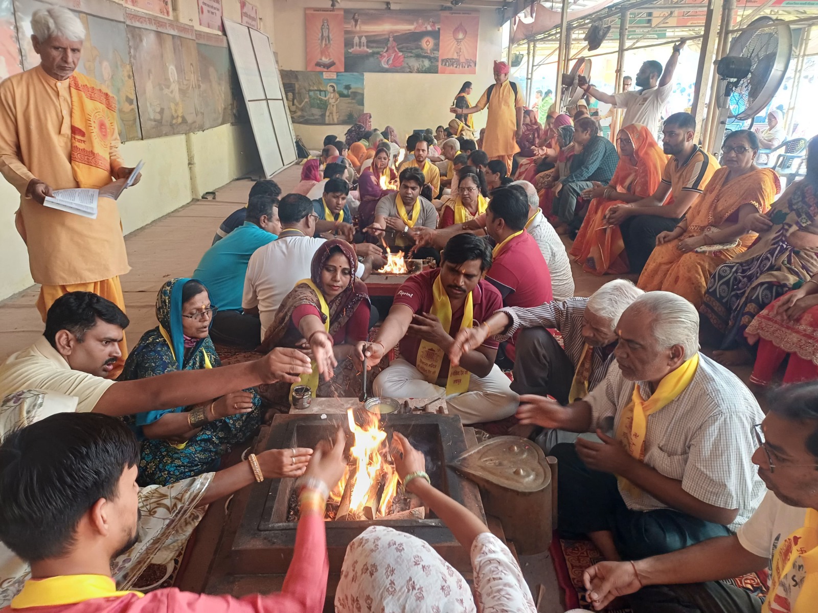 गोविंद देवजी मंदिर में पंचकुंडीय बलिवैश्व गायत्री महायज्ञ का आयोजन गोविंद देवजी मंदिर में पंचकुंडीय बलिवैश्व गायत्री महायज्ञ का आयोजन