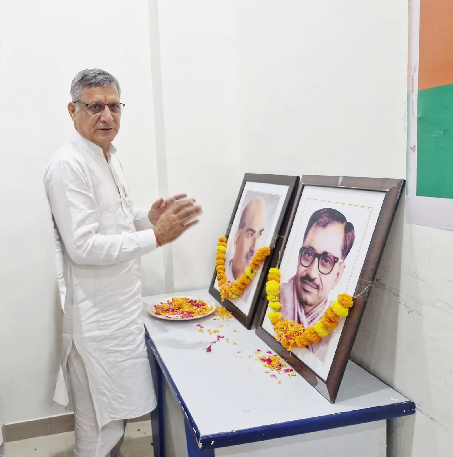 बलिदान दिवस पर पूर्व कैबिनेट मंत्री कंवर पाल बलिदान दिवस पर पूर्व कैबिनेट मंत्री कंवर पाल