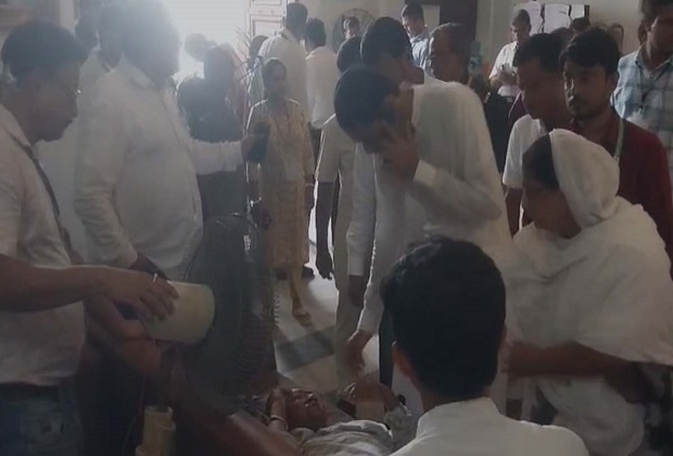 अस्वस्थ तृणमूल कांग्रेस के विधायक मनोरंजन व्यापारी अस्वस्थ तृणमूल कांग्रेस के विधायक मनोरंजन व्यापारी
