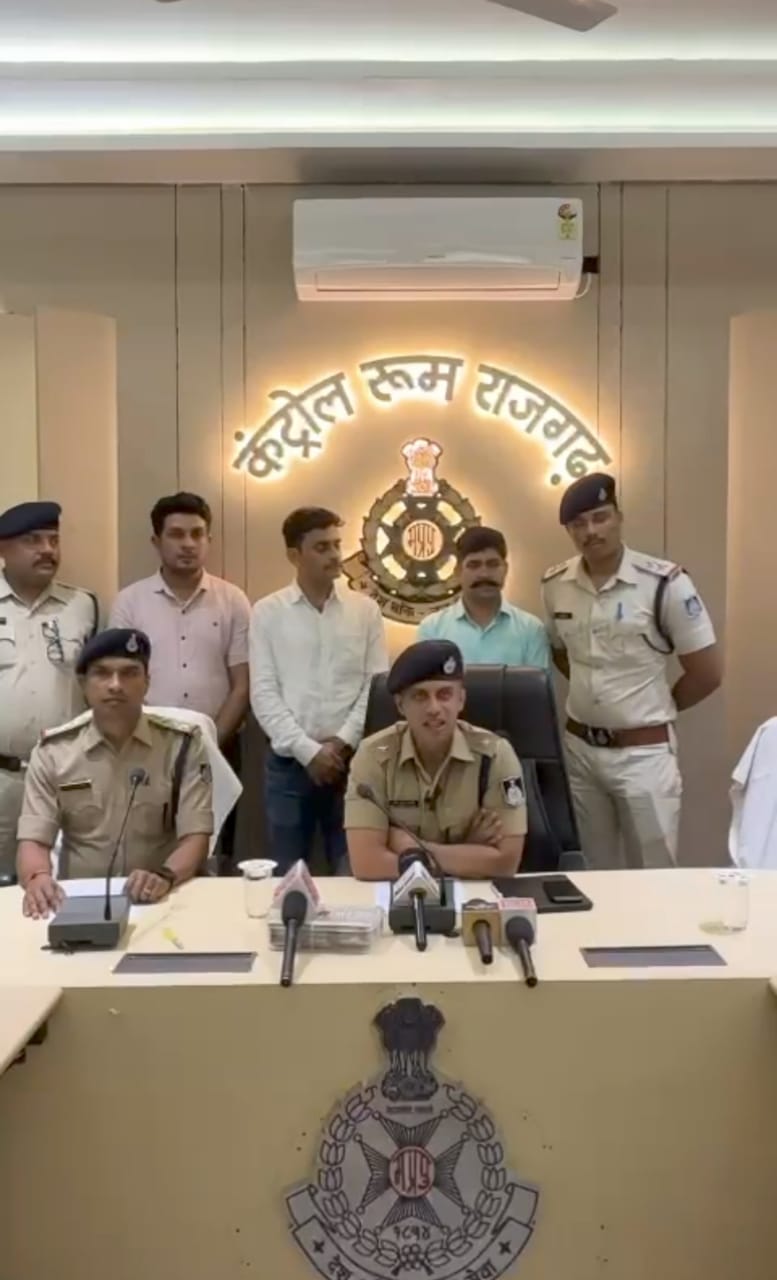दो आरोपित गिरफ्तार, 5 लाख का माल बरामद दो आरोपित गिरफ्तार, 5 लाख का माल बरामद