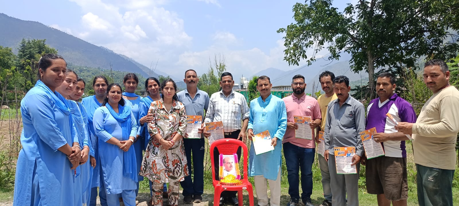 स्नोर भाजपा मंडल के सदस्य। स्नोर भाजपा मंडल के सदस्य।