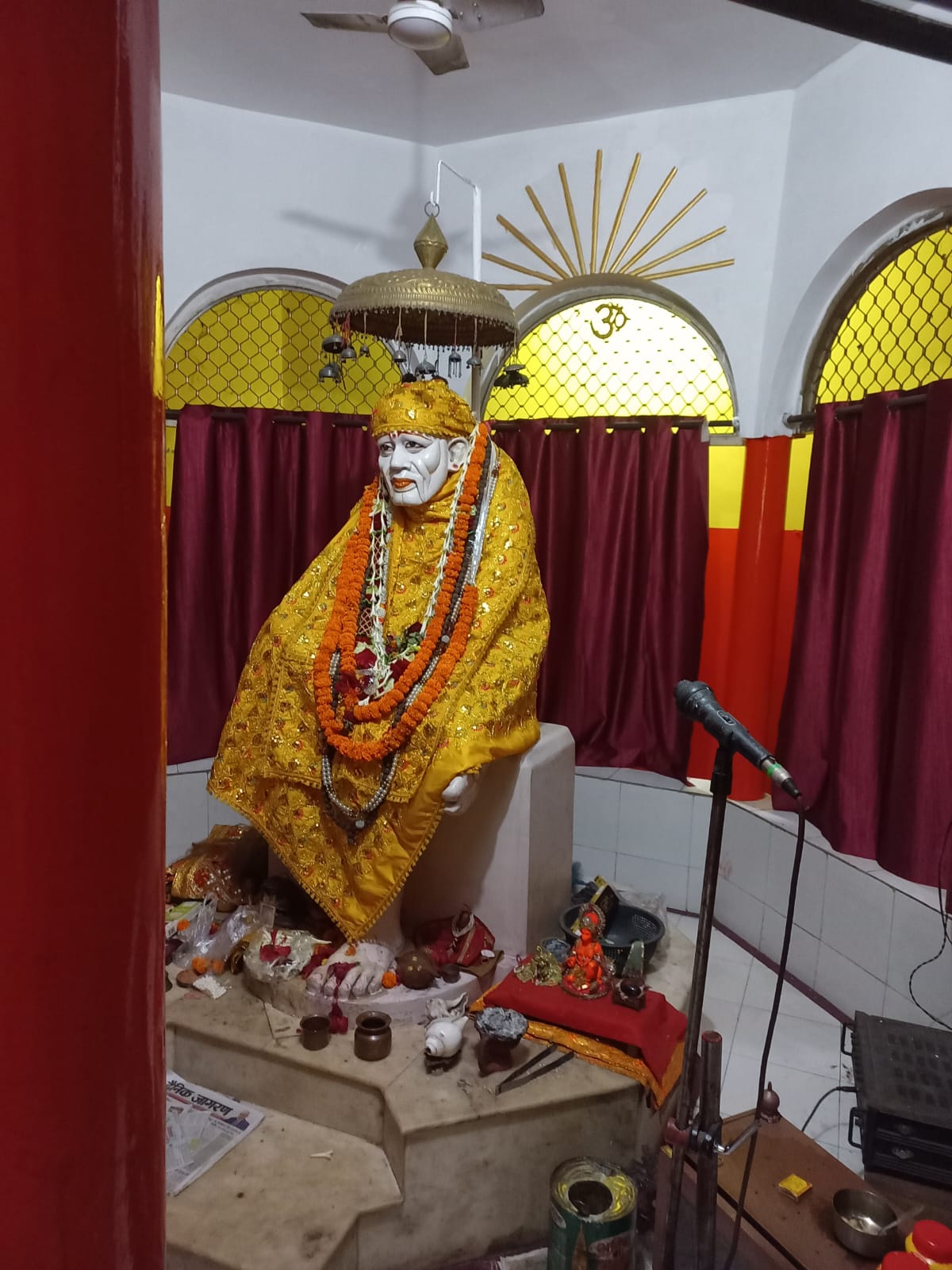 साईं बाबा की प्रतिमा साईं बाबा की प्रतिमा