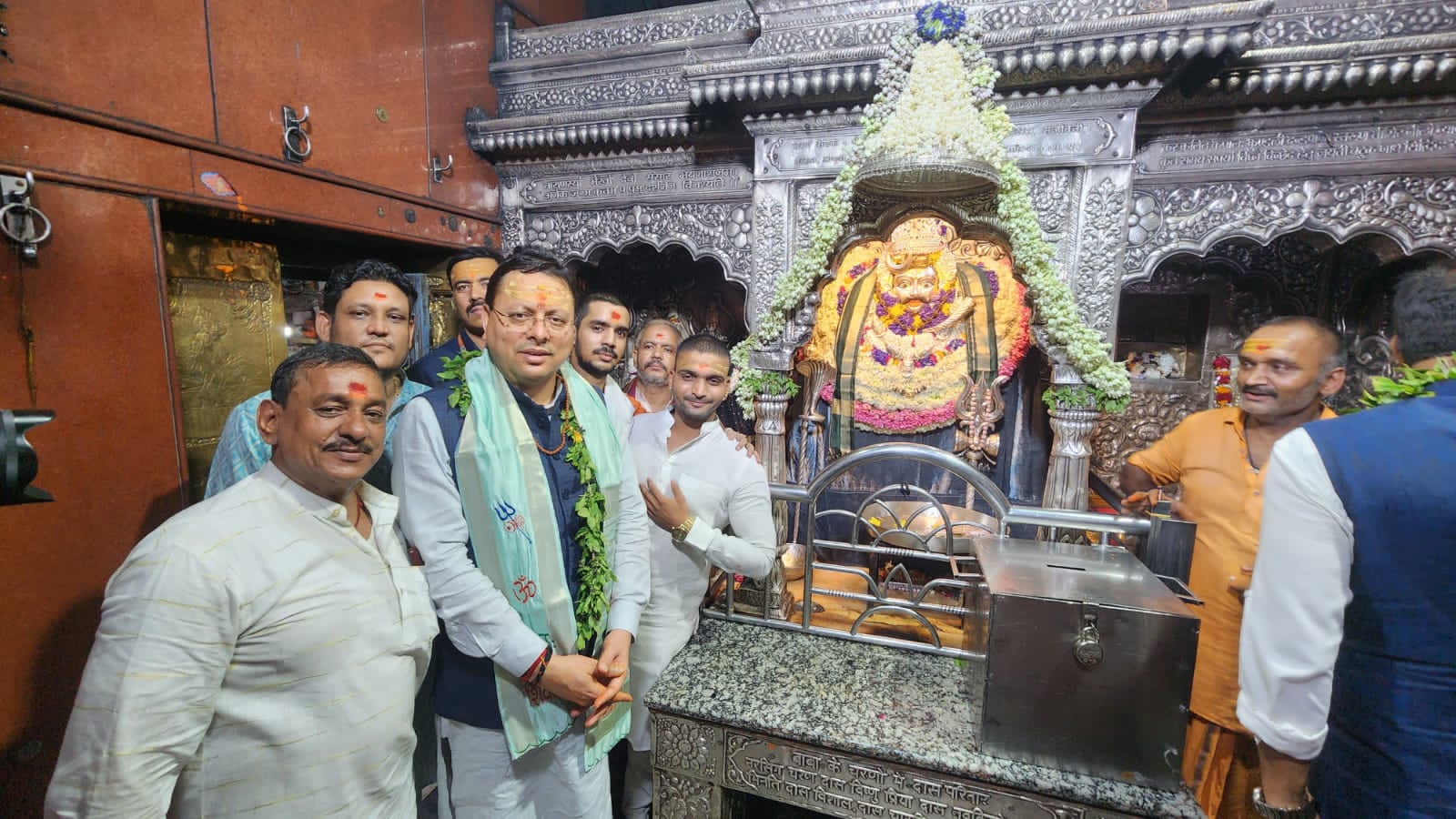 उत्तराखंड के मुख्यमंत्री पुष्कर धामी बाबा विश्वनाथ के दरबार में उत्तराखंड के मुख्यमंत्री पुष्कर धामी बाबा विश्वनाथ के दरबार में