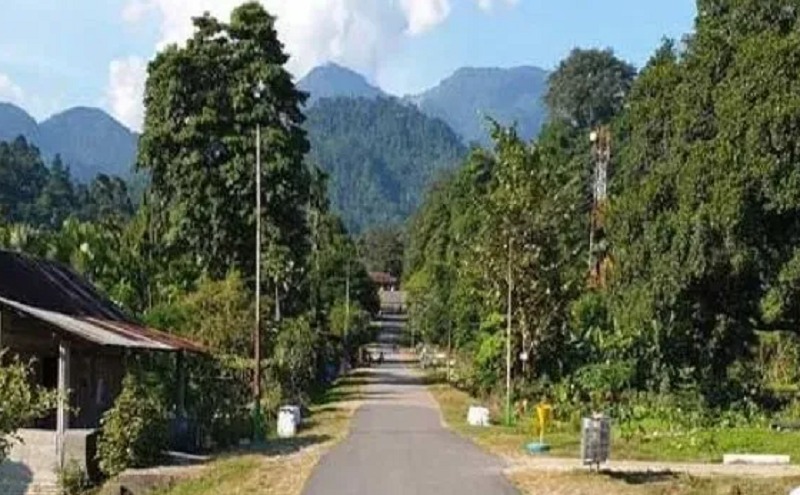 Silluk, a Clean village. Silluk, a Clean village.