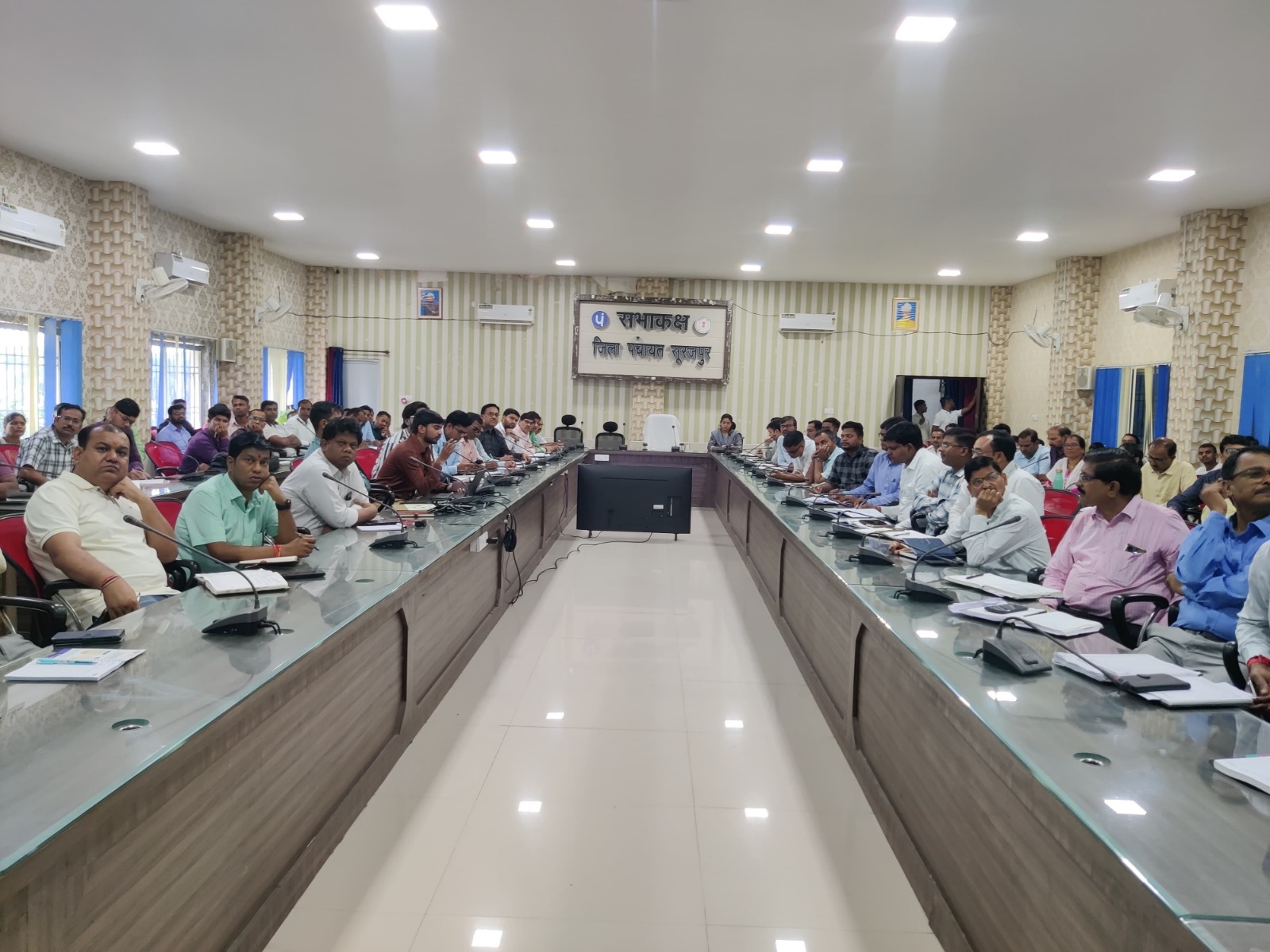 ई-ऑफिस प्रणाली के तकनीकी पहलुओं पर दिया गया प्रशिक्षण ई-ऑफिस प्रणाली के तकनीकी पहलुओं पर दिया गया प्रशिक्षण