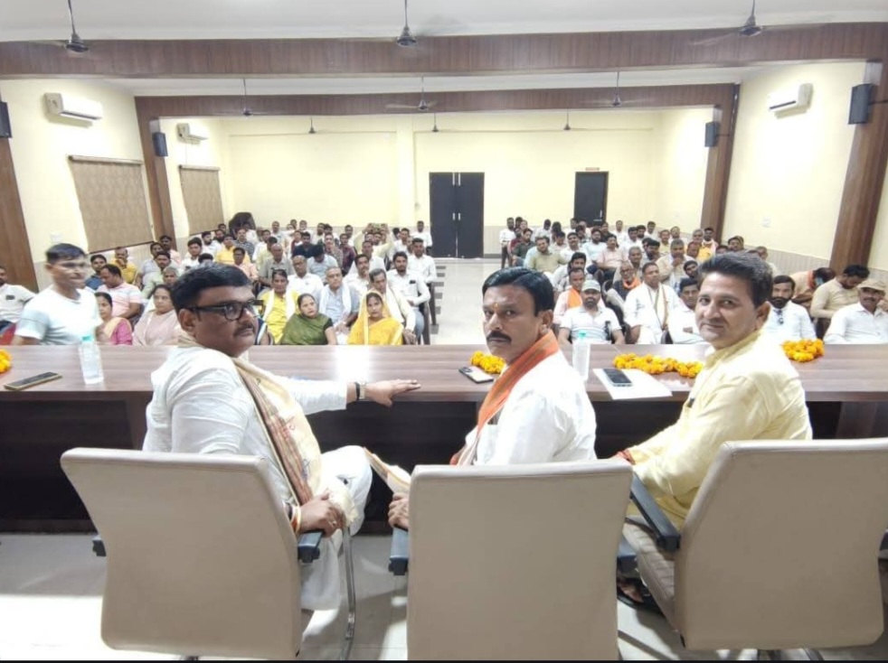 कन्नौज: कृतज्ञ भाजपा ने अपने संस्थापक मुखर्जी को याद किया कन्नौज: कृतज्ञ भाजपा ने अपने संस्थापक मुखर्जी को याद किया
