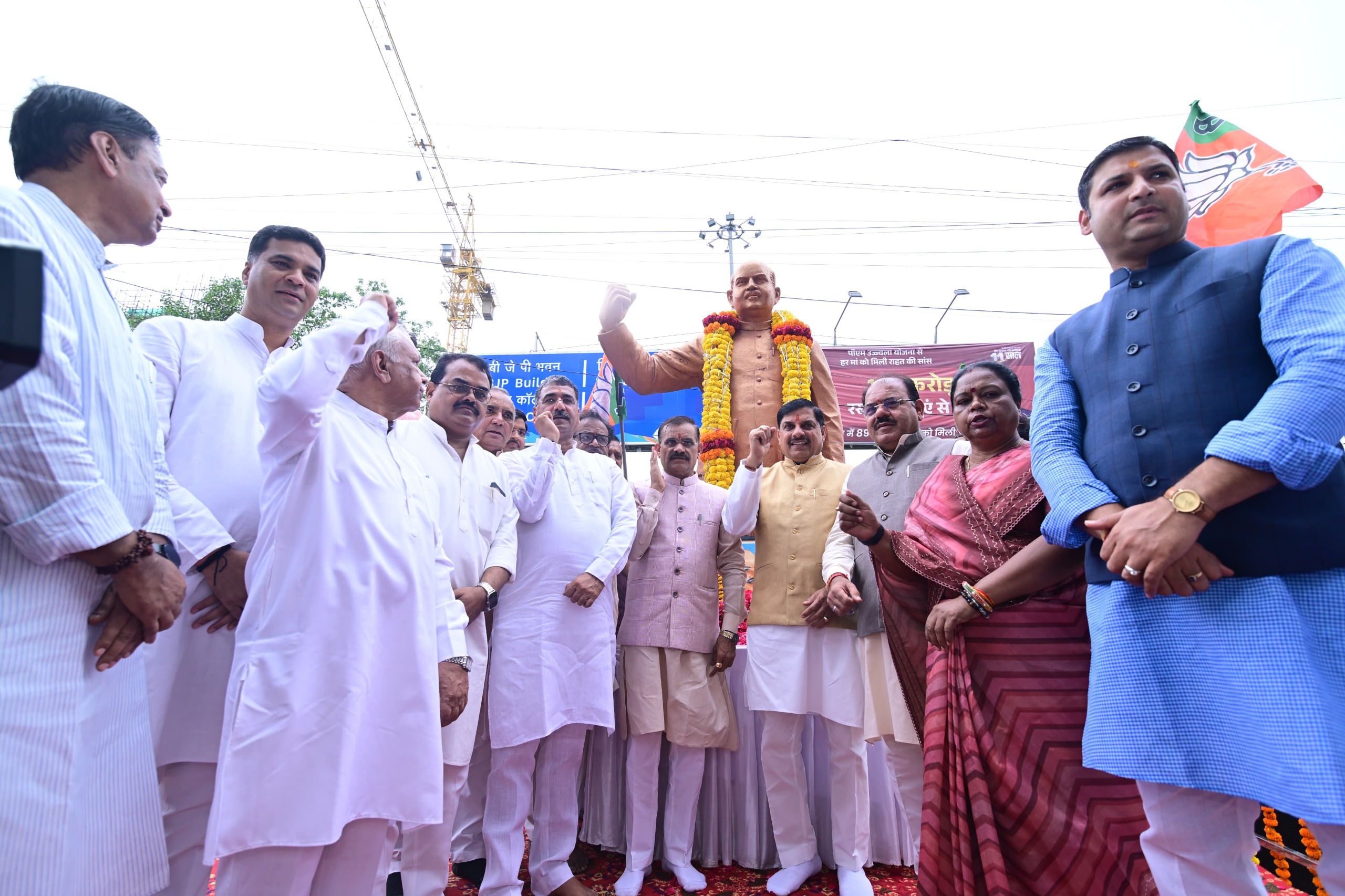 डॉ. श्यामाप्रसाद मुखर्जी के बलिदान दिवस पर मुख्यमंत्री, भाजपा प्रदेश अध्यक्ष एवं प्रदेश संगठन महामंत्री ने पुष्पांजलि अर्पित की डॉ. श्यामाप्रसाद मुखर्जी के बलिदान दिवस पर मुख्यमंत्री, भाजपा प्रदेश अध्यक्ष एवं प्रदेश संगठन महामंत्री ने पुष्पांजलि अर्पित की