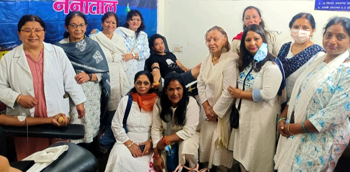 रक्तदान शिवर के शुभारंभ के अवसर पर मौजूद पालिकाध्यक्ष व अन्य। रक्तदान शिवर के शुभारंभ के अवसर पर मौजूद पालिकाध्यक्ष व अन्य।