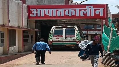 कोरबा में दर्दनाक सड़क हादसा: इंडियन ऑयल टैंकर ने बाइक सवारों को कुचला, दो घायल कोरबा में दर्दनाक सड़क हादसा: इंडियन ऑयल टैंकर ने बाइक सवारों को कुचला, दो घायल