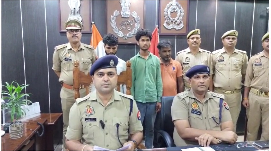 पुलिस की गिरफ्त में अफीम तस्कर पुलिस की गिरफ्त में अफीम तस्कर