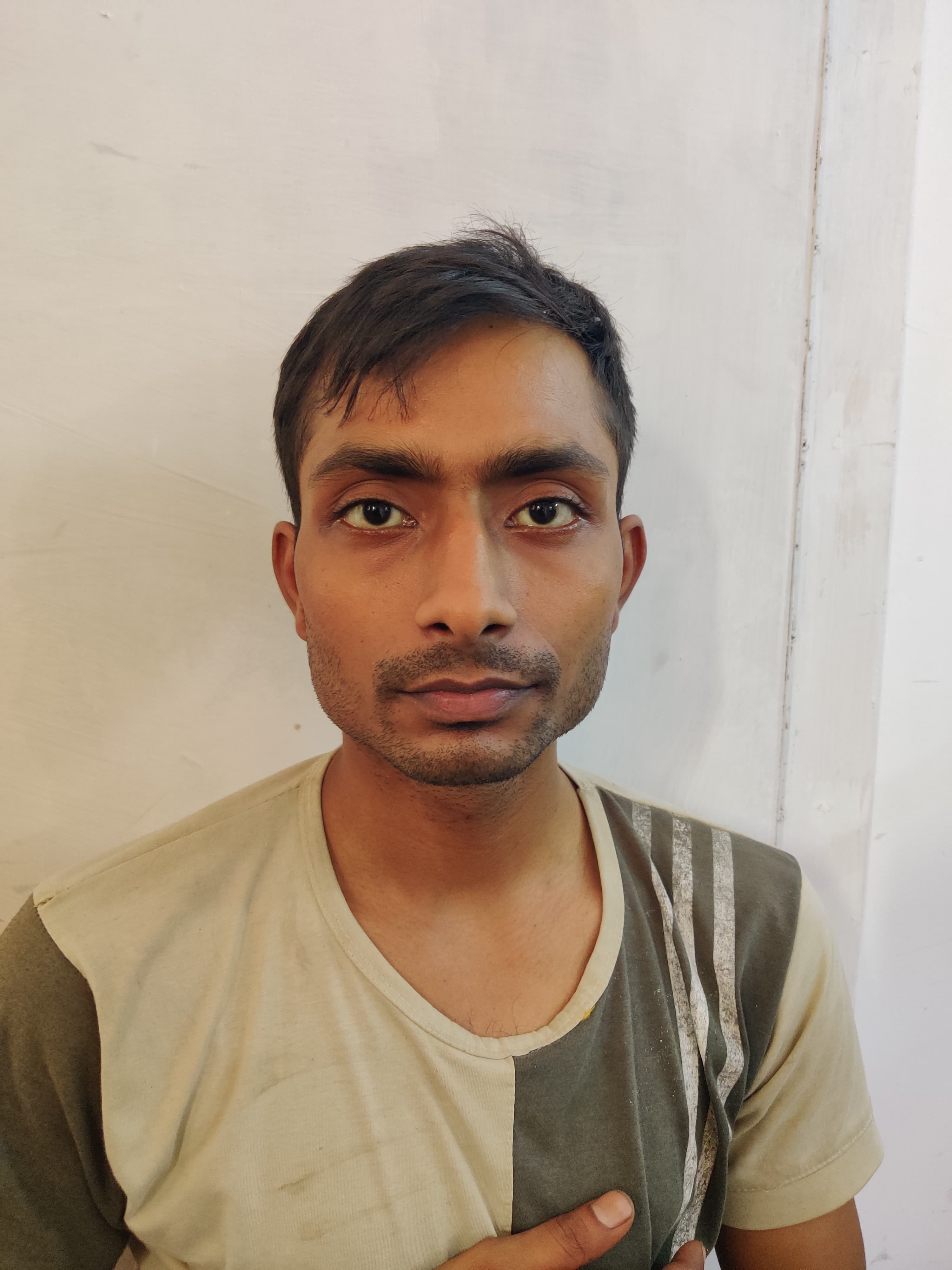 गिरफ्तार किया गया आरोपित गिरफ्तार किया गया आरोपित
