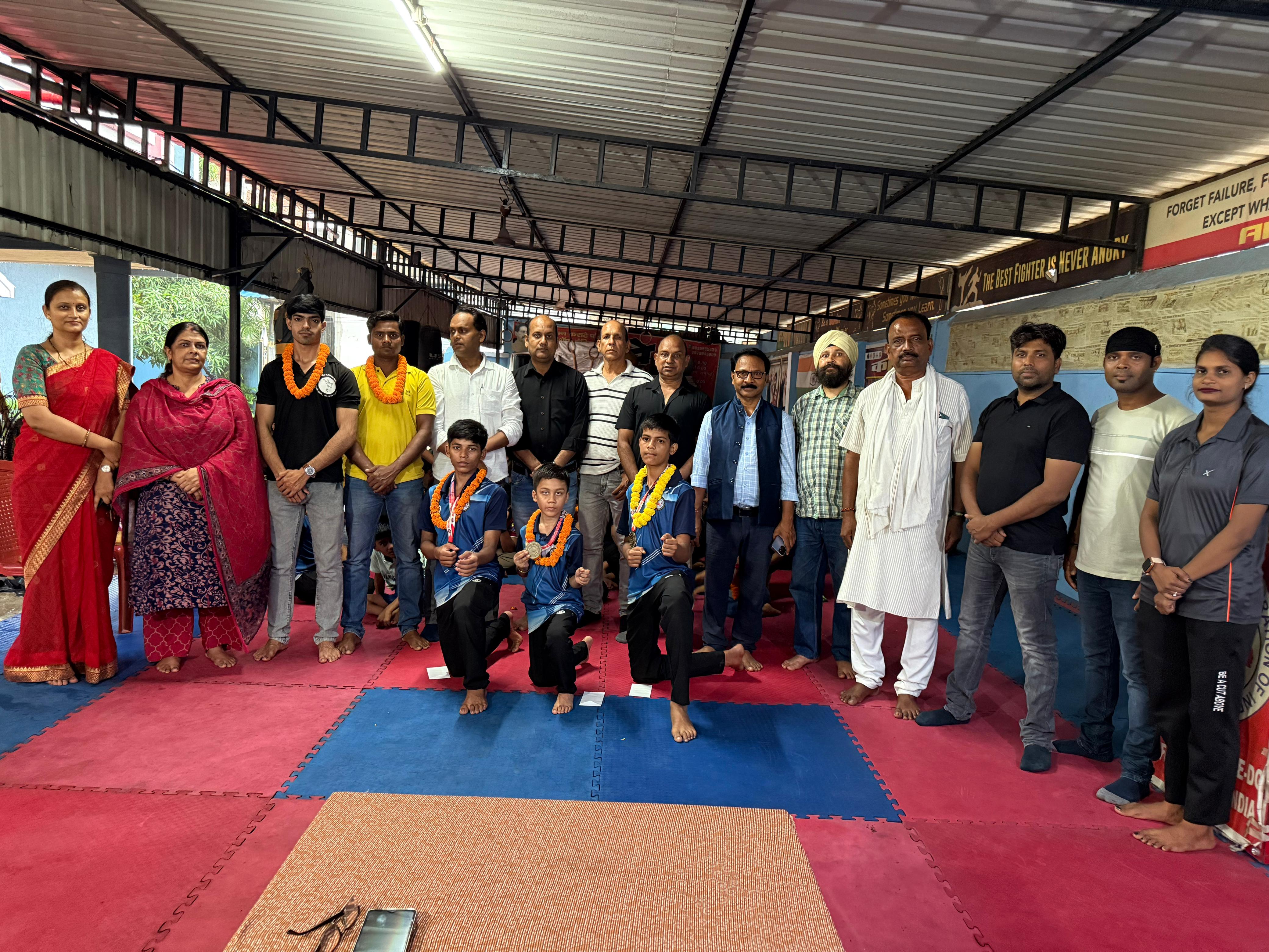 खिलाड़ियों को किया गया सम्मानित खिलाड़ियों को किया गया सम्मानित