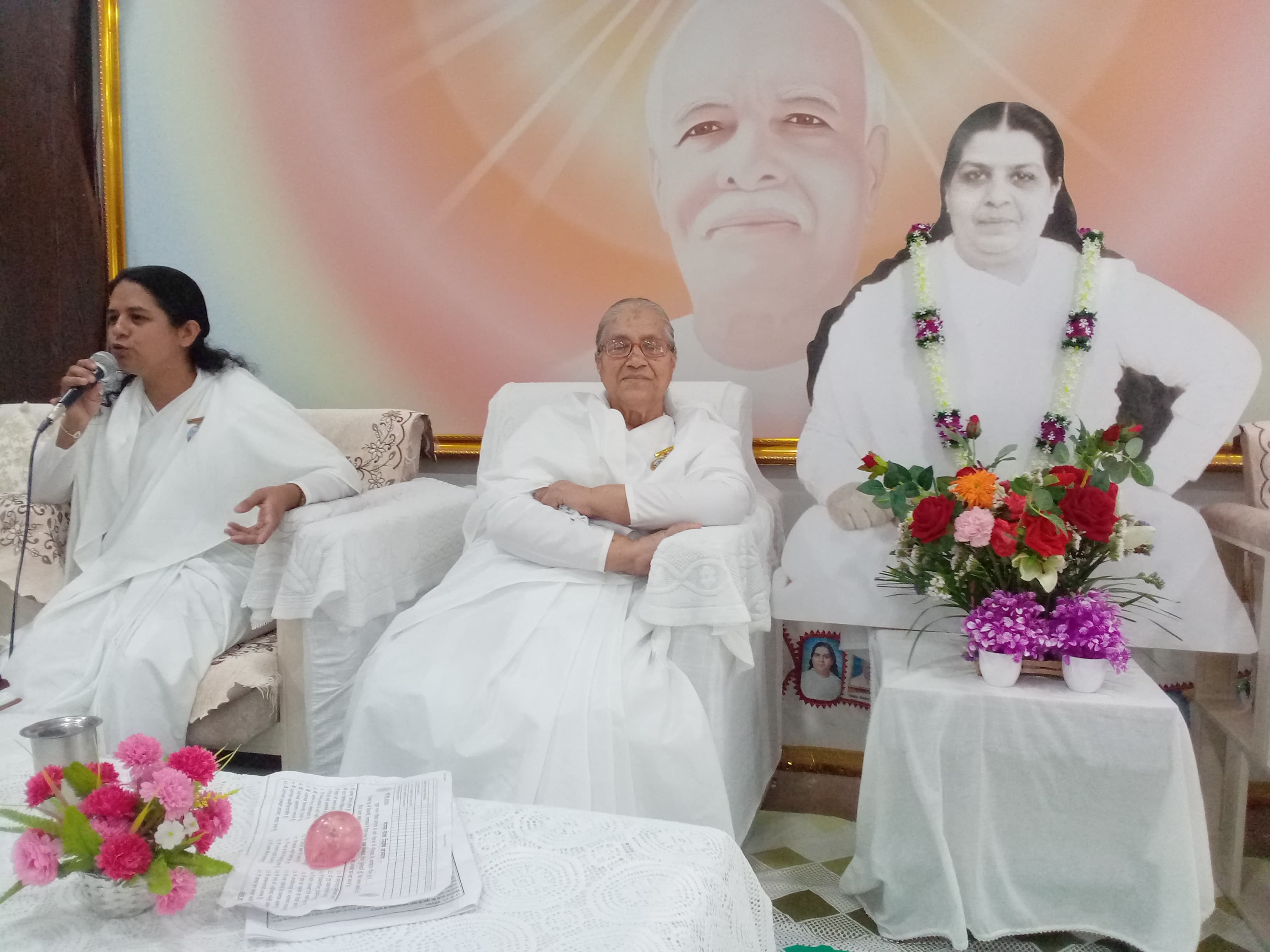 मंडी में मातेश्वरी जगदंबा सरस्वती जी की 60वीं पुण्यतिथि पर आयोजित कार्यक्रम के दौरान मंडी में मातेश्वरी जगदंबा सरस्वती जी की 60वीं पुण्यतिथि पर आयोजित कार्यक्रम के दौरान