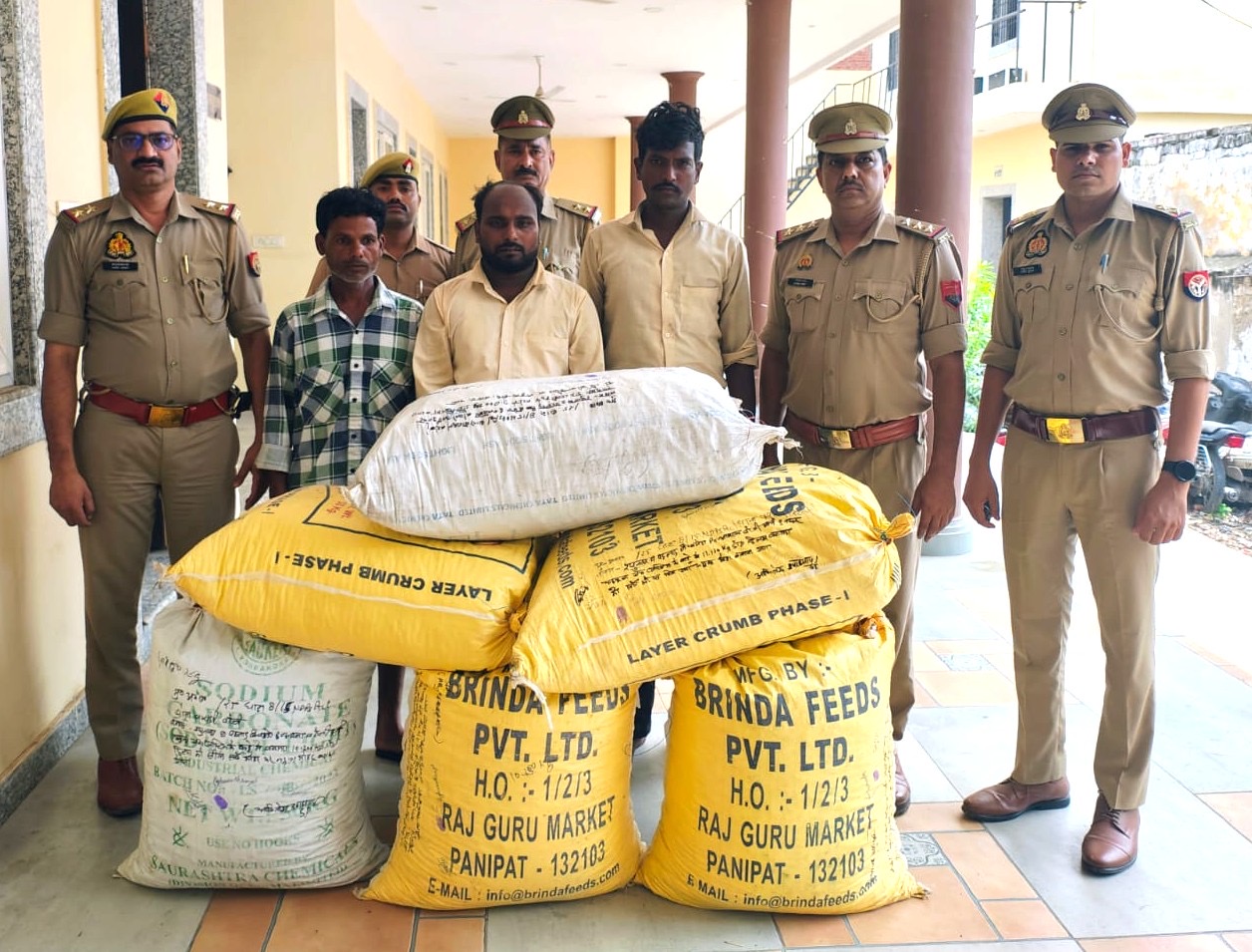 बारादरी पुलिस की गिरफ्त में डोडा छिलका तस्करी के तीन आरोपी बारादरी पुलिस की गिरफ्त में डोडा छिलका तस्करी के तीन आरोपी