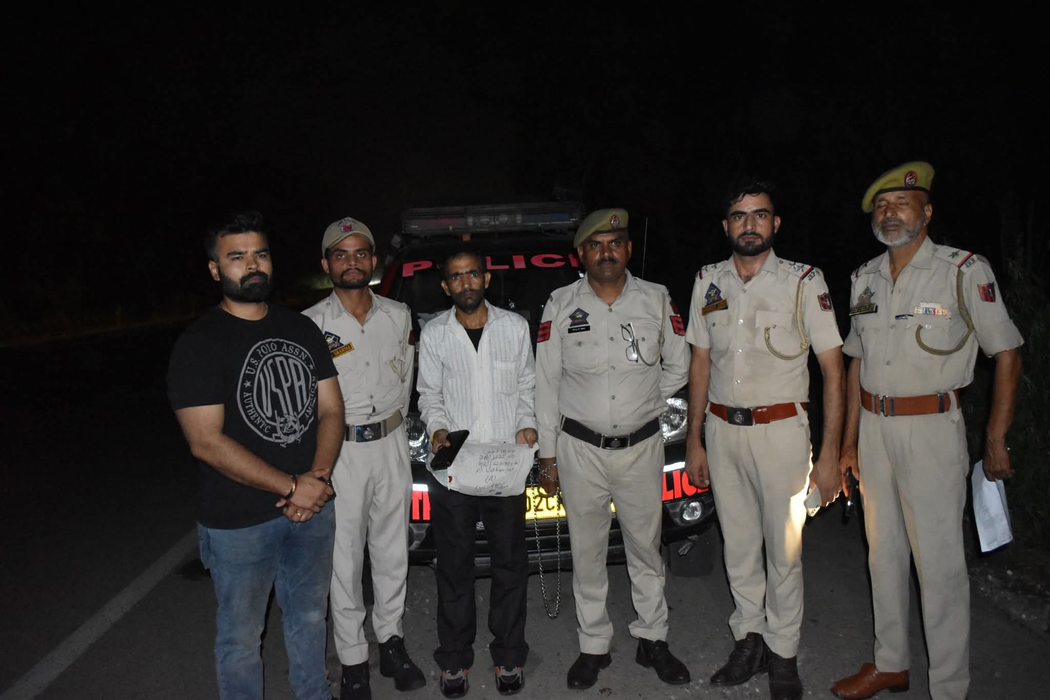 Drug smuggler arrested with narcotic capsules, case registered Drug smuggler arrested with narcotic capsules, case registered