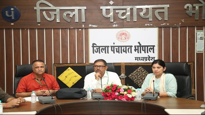 भोपालः पंचायत एवं ग्रामीण विकास विभाग की योजनाओं के सम्बन्ध में समीक्षा बैठक सम्पन्न भोपालः पंचायत एवं ग्रामीण विकास विभाग की योजनाओं के सम्बन्ध में समीक्षा बैठक सम्पन्न