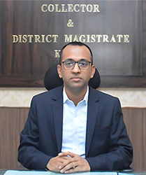 कलेक्टर अजीत वसंत