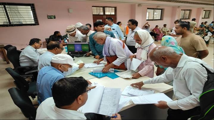 ग्वालियरः जन-सुनवाई में 174 लोगों की समस्याओं की हुई सुनवाई ग्वालियरः जन-सुनवाई में 174 लोगों की समस्याओं की हुई सुनवाई