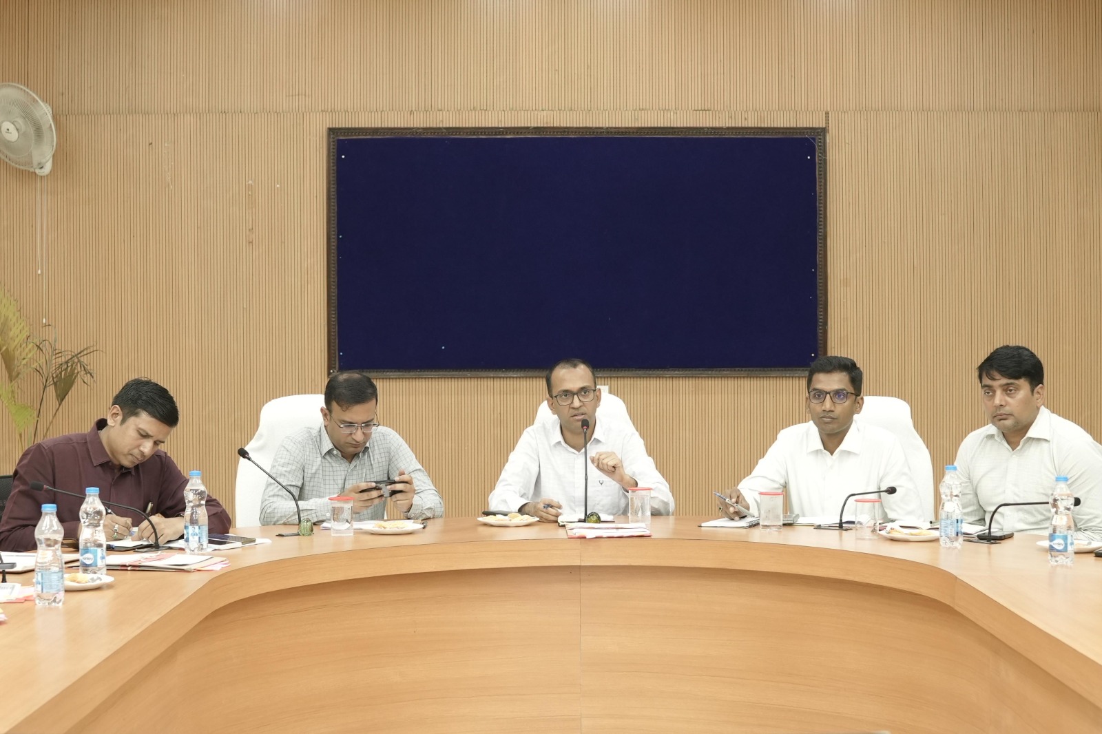 कोरबा : सेतु विभाग को कारण बताओ नोटिस, वर्क टेंडर में देरी पर कलेक्टर ने दिए निर्देश कोरबा : सेतु विभाग को कारण बताओ नोटिस, वर्क टेंडर में देरी पर कलेक्टर ने दिए निर्देश
