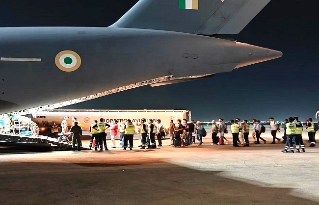 भारतीय वायु सेना के विमान की निकासी उड़ान भारतीय वायु सेना के विमान की निकासी उड़ान