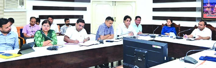 बैठक के दौरान बैठक के दौरान
