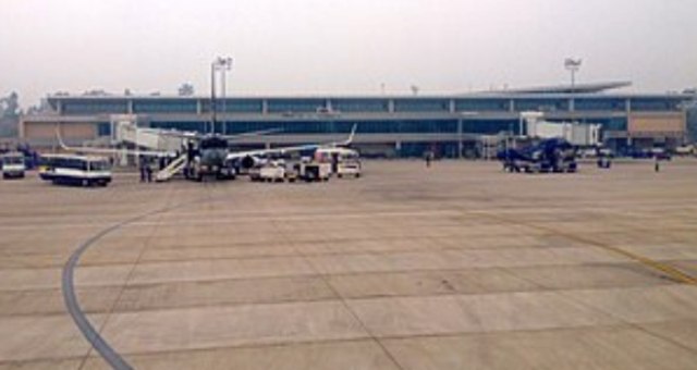 लखनऊ में अंतरराष्ट्रीय एयरपोर्ट (फाइल फोटो) लखनऊ में अंतरराष्ट्रीय एयरपोर्ट (फाइल फोटो)