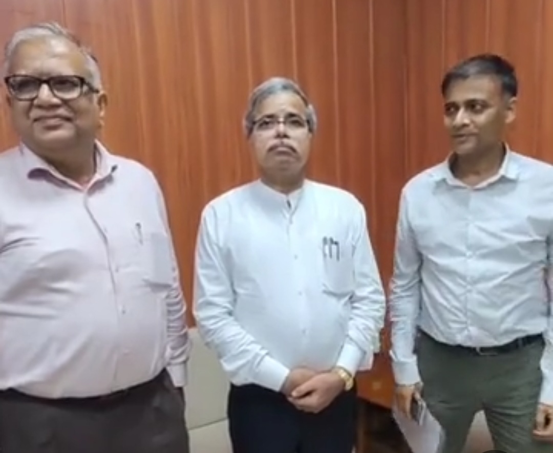 सिंहस्थ-2028: रेलवे बोर्ड के चेयरमेन उज्जैन आए, बैठक के बाद किया स्पॉट निरीक्षण सिंहस्थ-2028: रेलवे बोर्ड के चेयरमेन उज्जैन आए, बैठक के बाद किया स्पॉट निरीक्षण