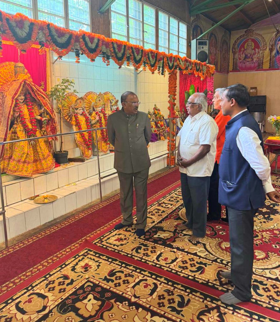 विधानसभा अध्यक्ष देवनानी ने बर्लिन में निर्माणाधीन गणेश मंदिर का दौरा करते हुए विधानसभा अध्यक्ष देवनानी ने बर्लिन में निर्माणाधीन गणेश मंदिर का दौरा करते हुए