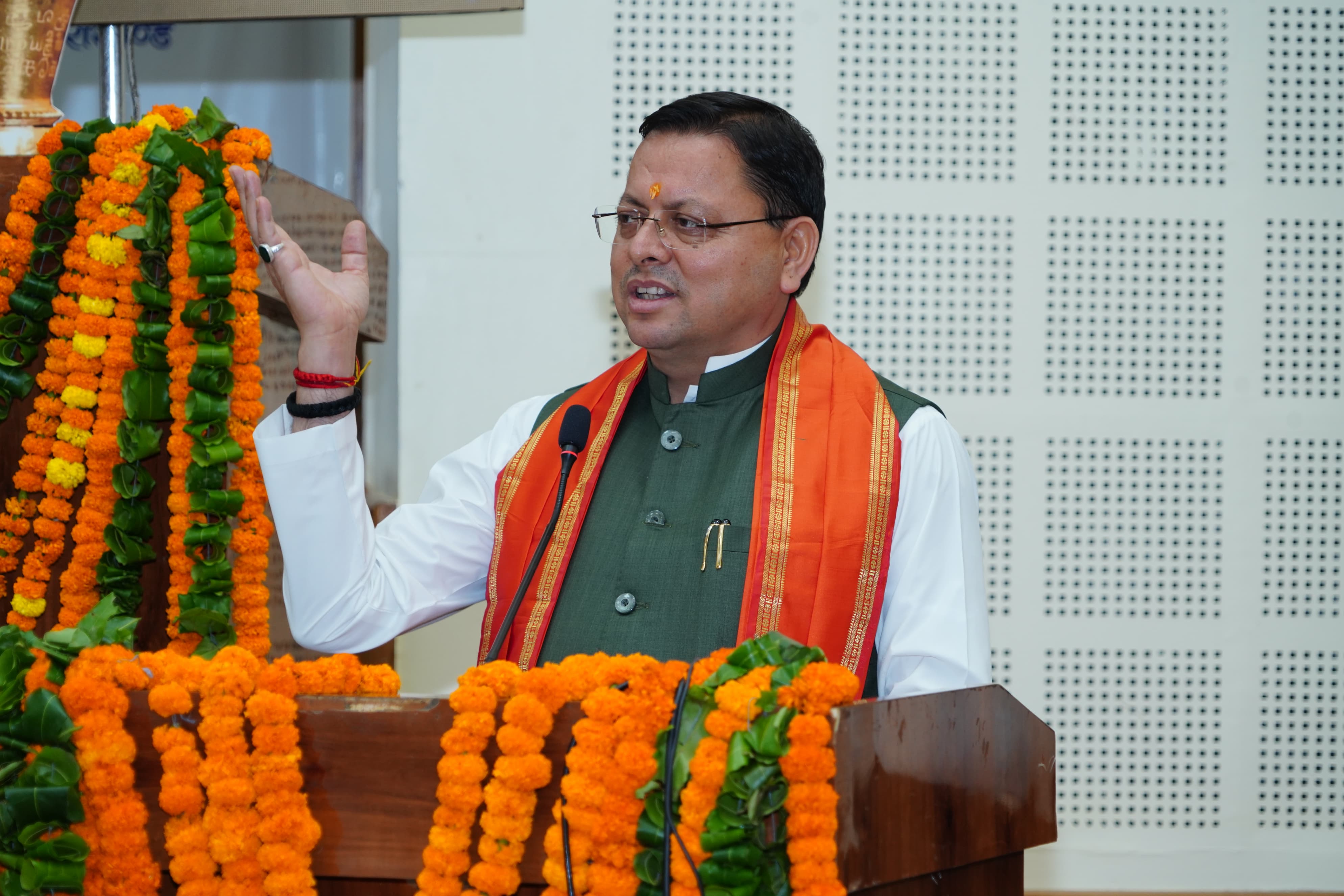 मुख्यमंत्री आपातकाल के 50 वर्ष में आयोजित कार्यक्रम को संबोधित करते। मुख्यमंत्री आपातकाल के 50 वर्ष में आयोजित कार्यक्रम को संबोधित करते।