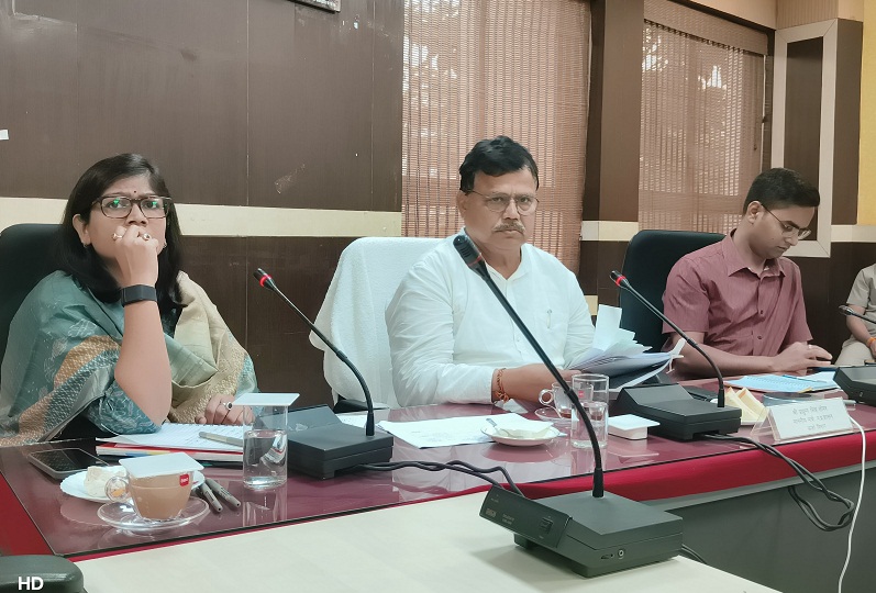 उप नगर ग्वालियर के विकास कार्यों की समीक्षा