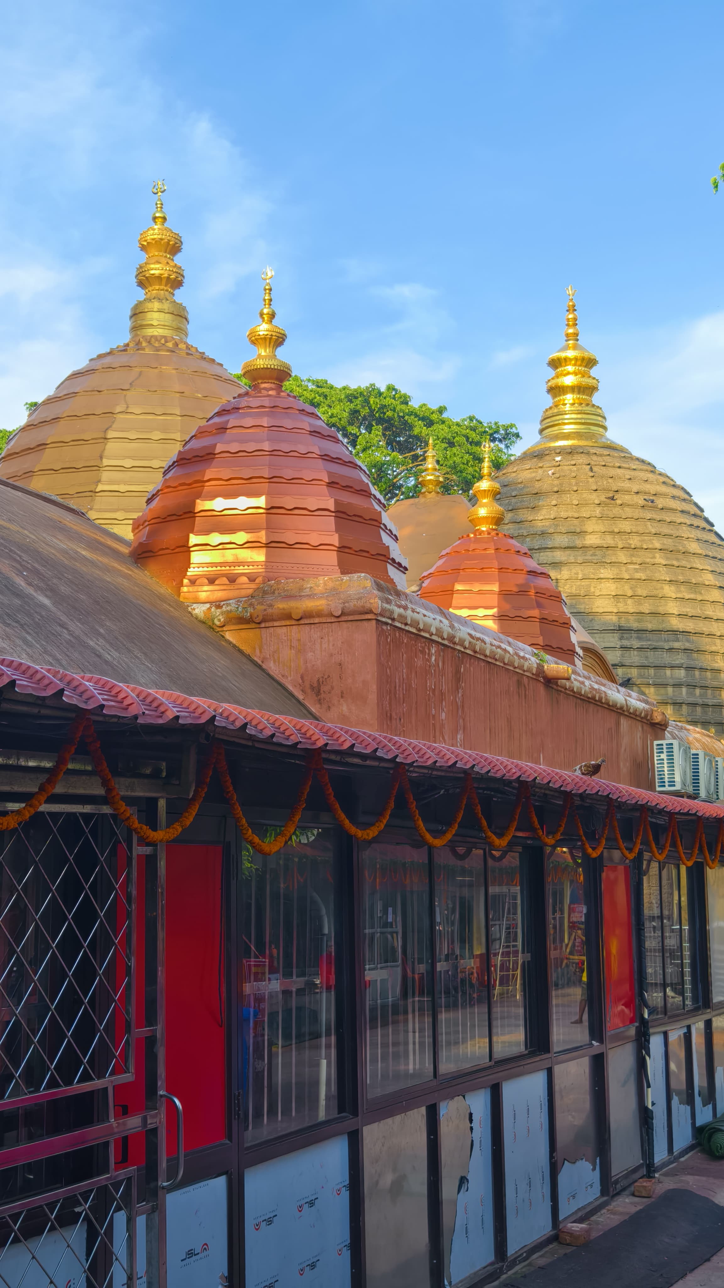 अंबुवाची मेला का अंतिम दिन में कामाख्या में जन सैलाब ,काल खुलेंगे कपाट,लोगों में उत्साह। अंबुवाची मेला का अंतिम दिन में कामाख्या में जन सैलाब ,काल खुलेंगे कपाट,लोगों में उत्साह।