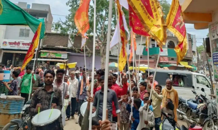 कुशवाहा समाज ने इंद्रदेव की पूजा, निकाली शोभायात्रा कुशवाहा समाज ने इंद्रदेव की पूजा, निकाली शोभायात्रा
