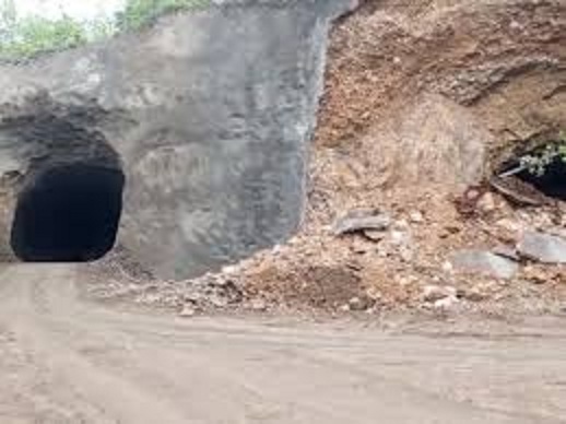 निर्माणाधीन सुरंग ढही निर्माणाधीन सुरंग ढही