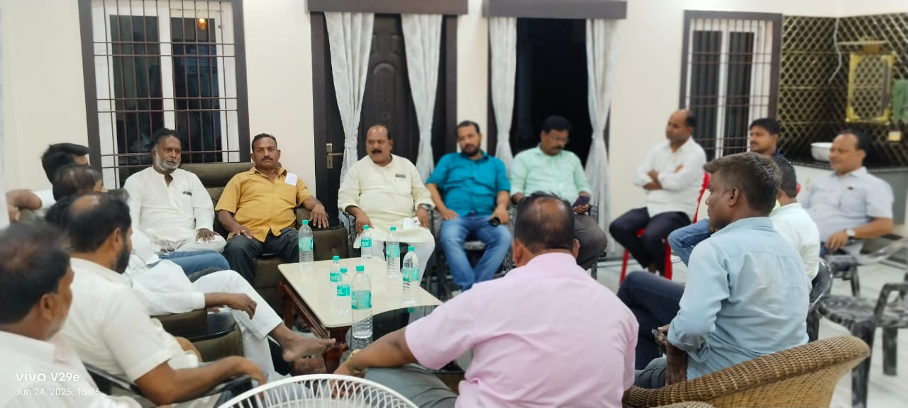 अररिया फोटो:मोहर्रम कमिटी की बैठक में सदस्य अररिया फोटो:मोहर्रम कमिटी की बैठक में सदस्य