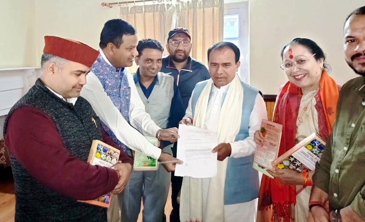 उच्च शिक्षा मंत्री को ज्ञापन सोंपते कूटा के पदाधिकारी। उच्च शिक्षा मंत्री को ज्ञापन सोंपते कूटा के पदाधिकारी।