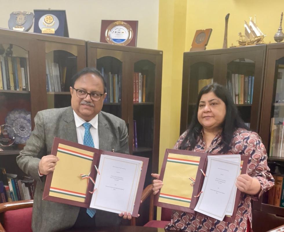 समझौता के बाद दोनो संस्था के प्रमुख समझौता के बाद दोनो संस्था के प्रमुख