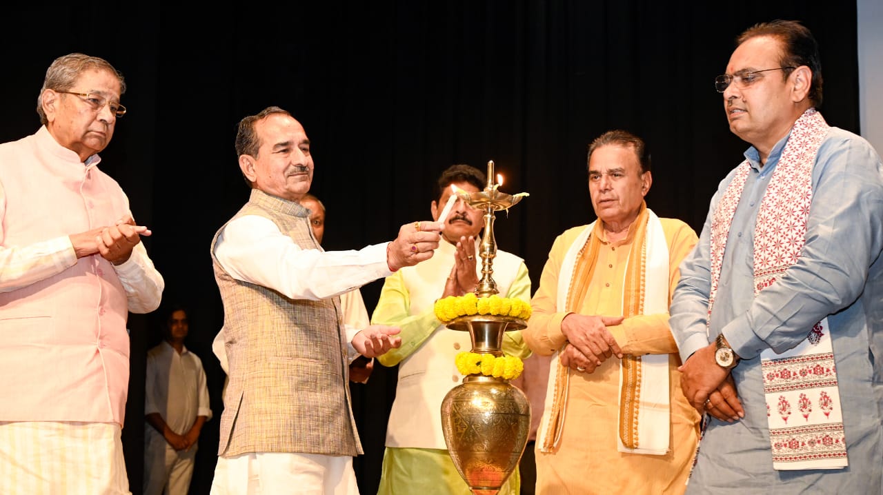 आपातकाल में भारत माता की जय बोलने वालों तक को जेल में बंद किया और आज ये कांग्रेसी नेता संविधान बचाने की दे रहे है दुहाई : मदन राठौड़