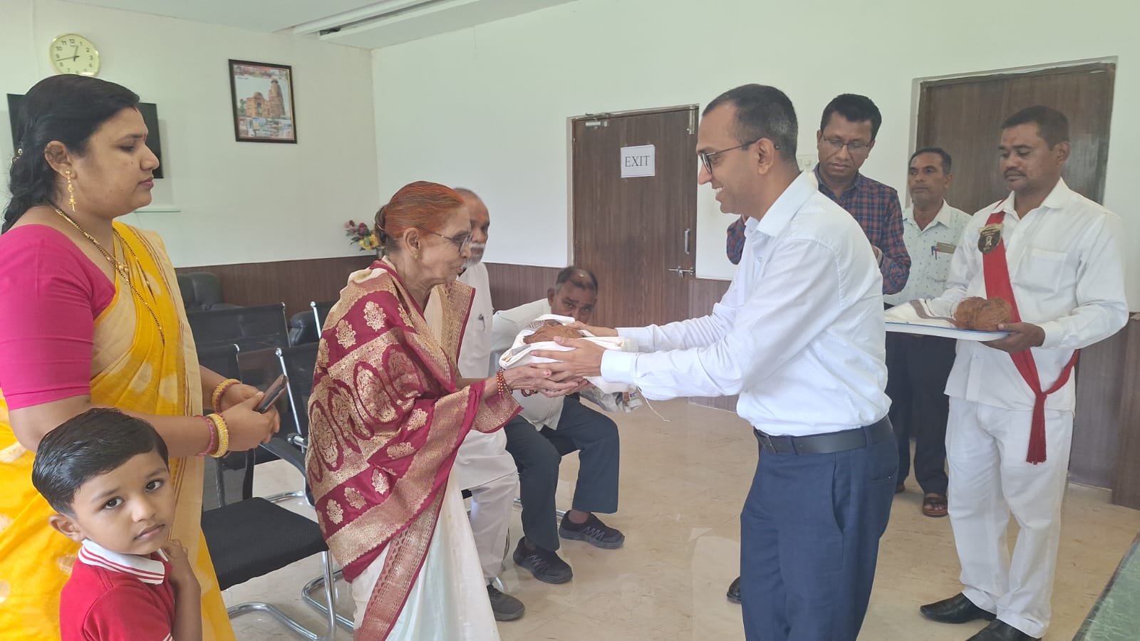 कोरबा कलेक्टर अजीत वसंत ने मीसा बंदियों का किया सम्मान, सम्मान पाकर अभिभूत हुए मीसाबंदी कोरबा कलेक्टर अजीत वसंत ने मीसा बंदियों का किया सम्मान, सम्मान पाकर अभिभूत हुए मीसाबंदी