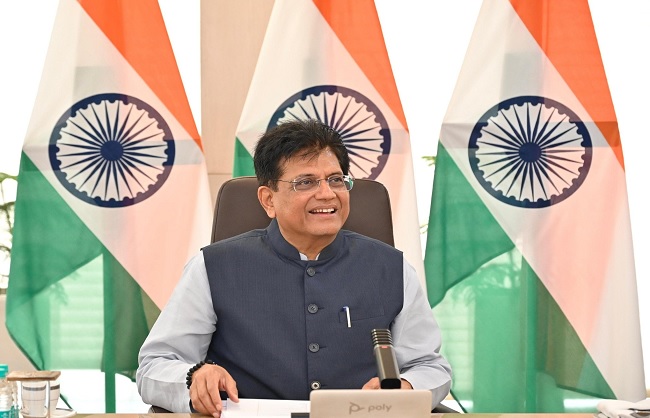 पीएलआई योजना की समीक्षा बैठक करते पीयूष गोयल पीएलआई योजना की समीक्षा बैठक करते पीयूष गोयल
