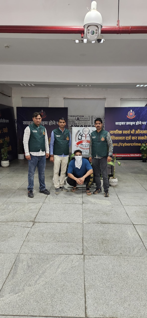 अमेरिका-यूके-कनाडा के नागरिकों ठगी करने वाले आरोपित की फोटो अमेरिका-यूके-कनाडा के नागरिकों ठगी करने वाले आरोपित की फोटो