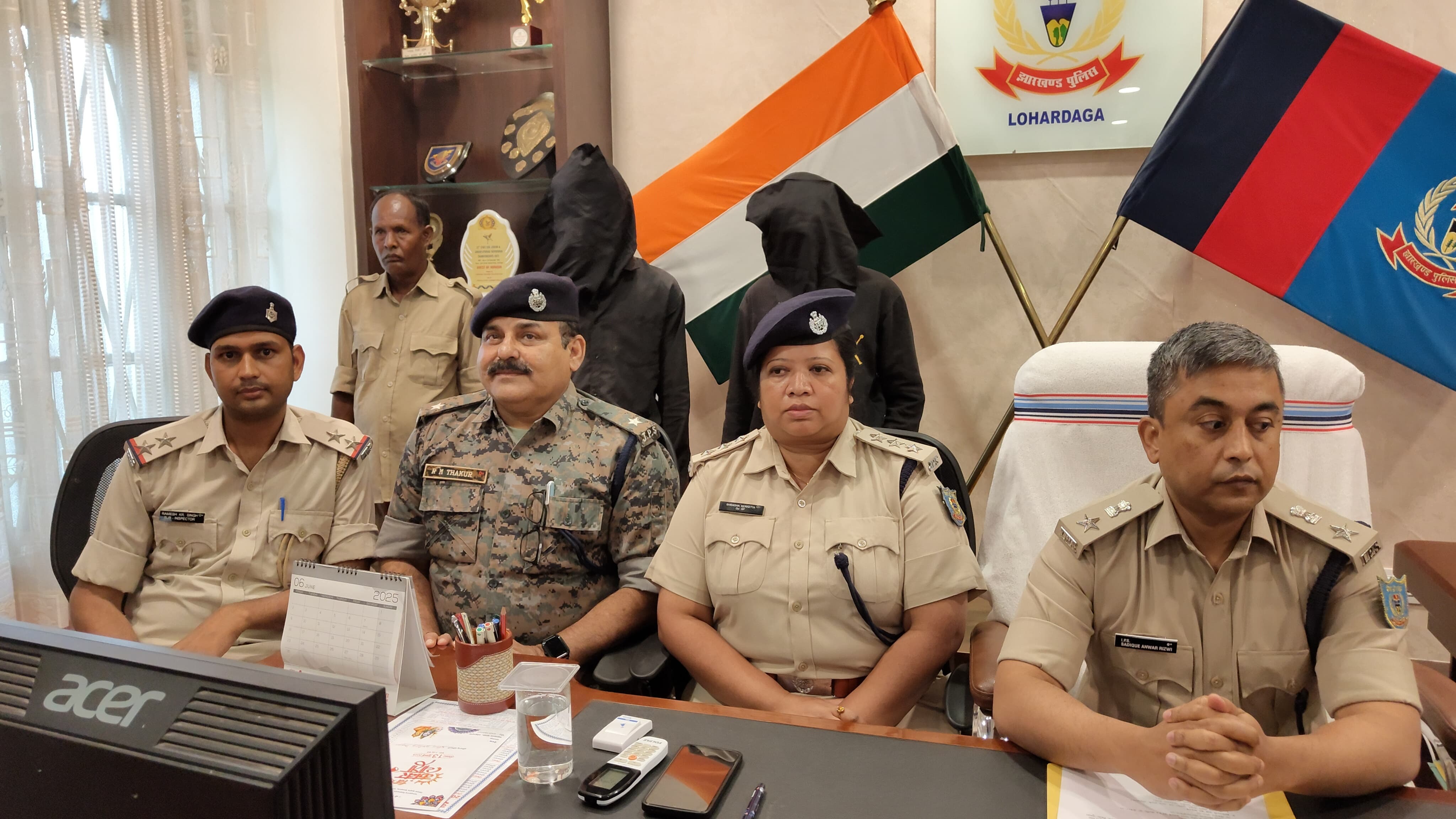 जानकारी देते एसपी जानकारी देते एसपी