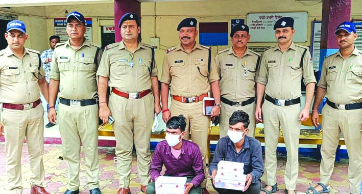 पुलिस गिरफ्त में आरोपित